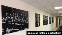 В коридорі Офісу генпрокурора України