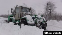 Снегоуборочный трактор. Иллюстративное фото.