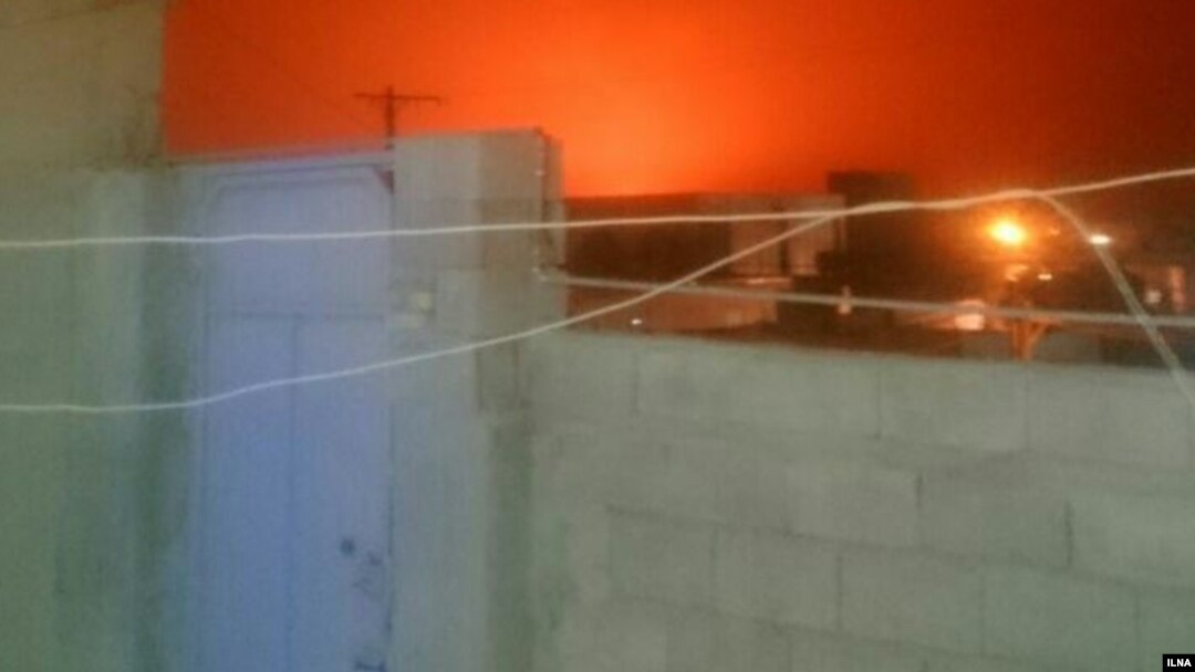 عکسی که شاهدان عینی از فاصله ۳۰ کیلومتری محل حادثه گرفته‌اند.