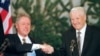 ფოტო არქივიდან. აშშ-ის და რუსეთის პრეზიდენტები ბილ კლინტონი(მარცხნივ) და ბორის ელცინი ჰელსინკის სამიტზე. 1997 წ. 