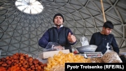 Ташкен базары. Иллюстрациялык сүрөт.
