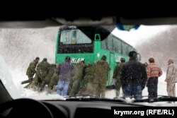 Șoseaua Simferopol-Kerci în Crimeea.