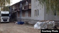 Минстрой отрапортовал о том, что полностью восстановлен Дом культуры в Ленингоре, что вызвало немалое удивление жителей поселка