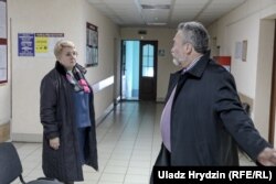 Аляксандар Мельнік скардзіцца Тацяне Мосінай на адсутнасьць свайго агітацыйнага пляката