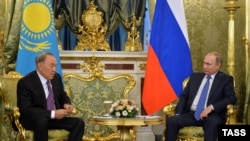 Vladimir Putin və Nursultan Nazarbayev