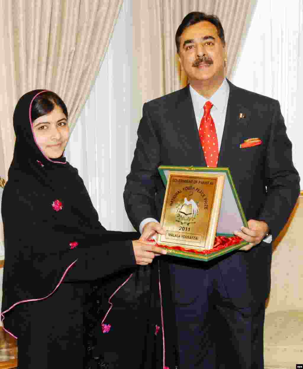 In December 2011, she received the National Youth Peace Prize from Prime Minister Yusuf Raza Gilani in Islamabad.