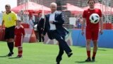 Владимир Путин в Парке футбола на Красной площади Москвы. 28 июня 2018 года