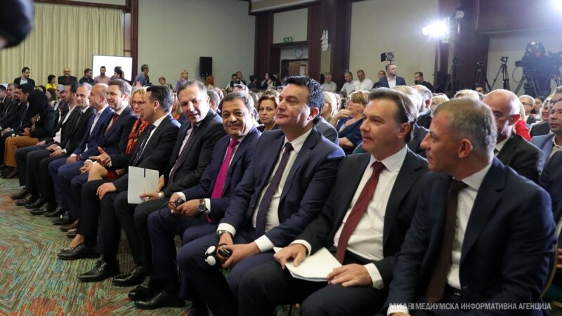 „Метлата“ донесе пет нови министри, Заев покрај премиер стана и министер