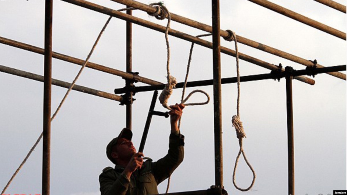 Disturbing Video Of Public Iranian Execution Sparks Debate 