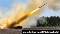 Під час завершення успішних вогневих випробувань нового українського ракетного комплексу «Вільха». Військовий полігон на Херсонщині, 25 квітня 2018 року