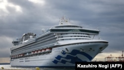 Pe nava de croazieră Diamond Princess se află 3.700 de oameni în carantină