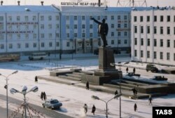 1986-жылы 2-апрелде Ленин аянтында саха жаштары көтөрүлгөн. Якутск ш.