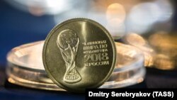 A coin issued by the Russian Central Bank marks the 2017 Confederations Cup and 2018 World Cup.