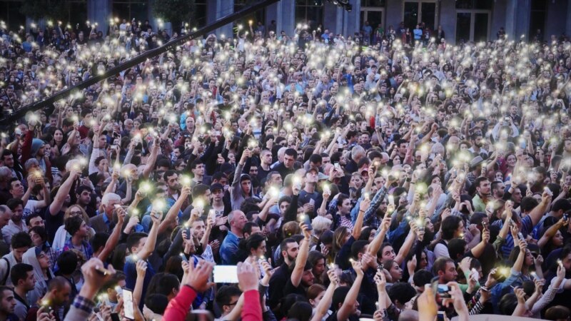 Протестите во Тблиси во мирување, но нема промена во барањата