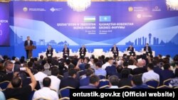 Участники казахстанско-узбекистанского бизнес-форума. Шымкент, 22 мая 2018 года.