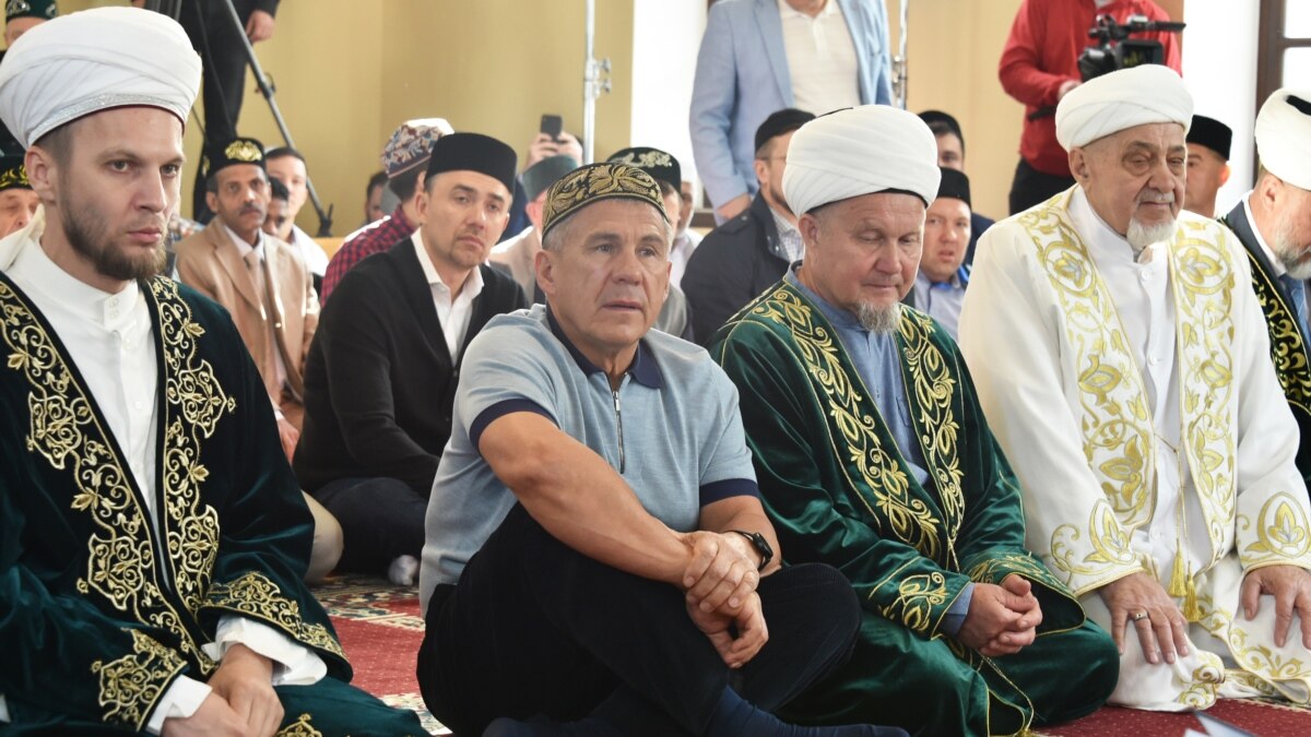 Миңнеханов Ураза һәм Корбан бәйрәме көннәрен раслады