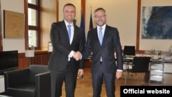 вицепремиерот за евроинтеграции Бујар Османи и Михаел Рот, државен министер за Европа во Министерството за надворешни работи на Германија.