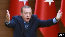 Реджеп Таїп Ердоган обіцяє відплатити Нідерландам 