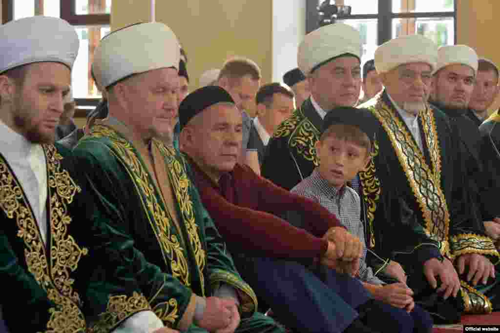 Миңнеханов улы Искәндәр белән