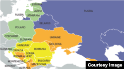 Ukraina avtoritar regionnıñ istisnası ola – Freedom House