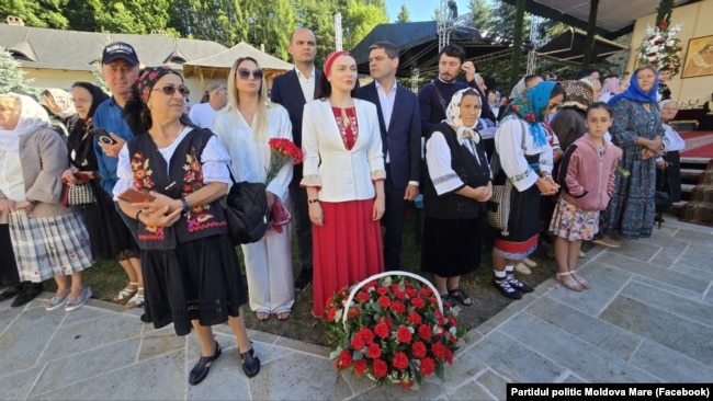 Victoria Furtună a fost, în iulie 2025, la Putna pentru comemorarea morții lui Ștefan cel Mare.