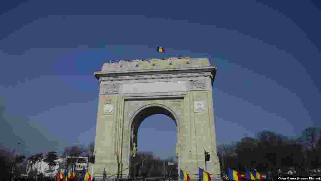 La parada militară de la Arcul de Triumf, București