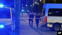 Policia belge e rrethon zonën ku ndodhi incidenti me të shtëna në qendër të Brukselit, të hënën më 16 tetor 2023.