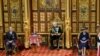Károly herceg elmondja a királynő beszédét a brit parlament megnyitóján a Lordok Házában Londonban 2022. május 10-én. 