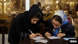 Eýranlylar ses berýärler. 26-njy fewral, 2016 ý.