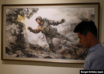 Сүйкімді қара әйел есекке сиды Порно қара жігітпен орыс әйелді конвульсациялағанша камминациялау