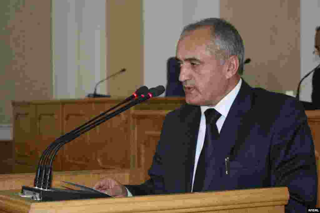 Он сӯи девори парлумон #93