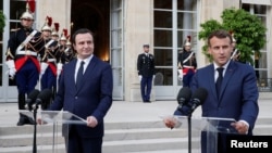 Premijer Kosova Aljbin Kurti na sastanku s francuskim predsednikom Emanuelom Makronom, Pariz, 23. jun 2021.