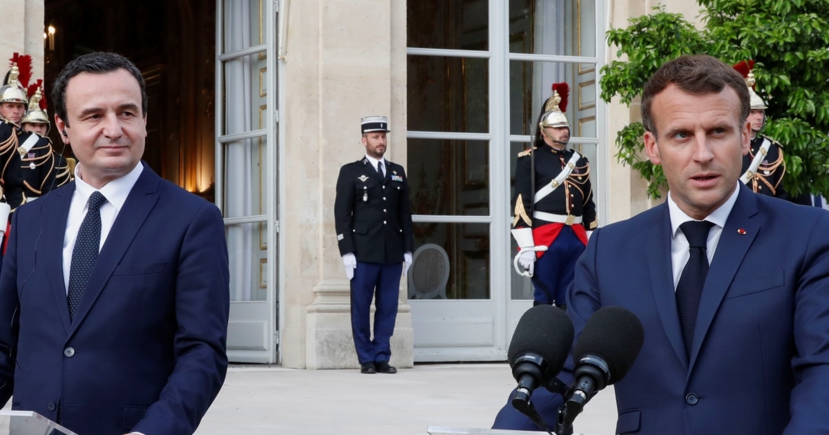Kurti në Francë  Vuçiq pretendon se kryeministri mund të kërkojë  shkuarjen e FSK së  në veri