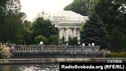 Маєток, де мешкає родина президента Петра Порошенка у Козині на Київщині