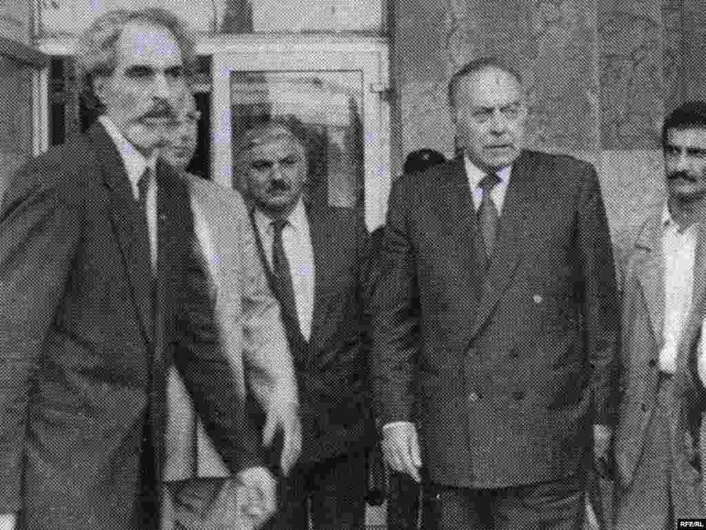 Əb&uuml;lfəz El&ccedil;ibəy və Heydər Əliyev