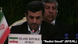 Махмуд Ахмадинежад на конференции в Душанбе, 26 марта 2012