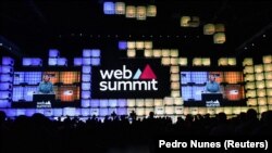 Перша леді України Олена Зеленська виступає на відкритті найбільшої в Європі технологічної конференції Web Summit. Лісабон, Португалія, 1 листопада 2022 року