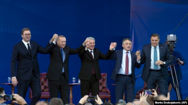 (s lijeva na desno): Predsjednik Srbije Aleksandar Vučić, turski predsjednik Recep Tayyip Erdogan i članovi Predsjedništva BiH Šefik Džaferović, Željko Komšić i Milorad Dodik na ceremoniji početka izgradnje autoputa, 8. oktobra 2019.
