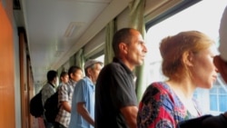 Diňle: Aşgabadyň we welaýatlaryň arasynda gatnaýan ýolagçy köpeldi, bilet gytaldy