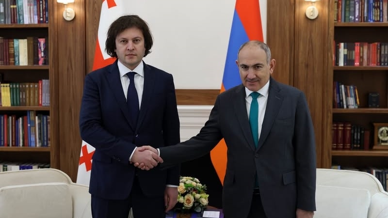 ნიკოლ ფაშინიანი ირაკლი კობახიძეს დამოუკიდებლობის დღეს ულოცავს