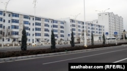 Türkmenbaşy şaýoly, Aşgabat