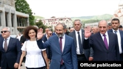 Nikol Pașinian în vizită la Stepanakert, 9 mai 2018.