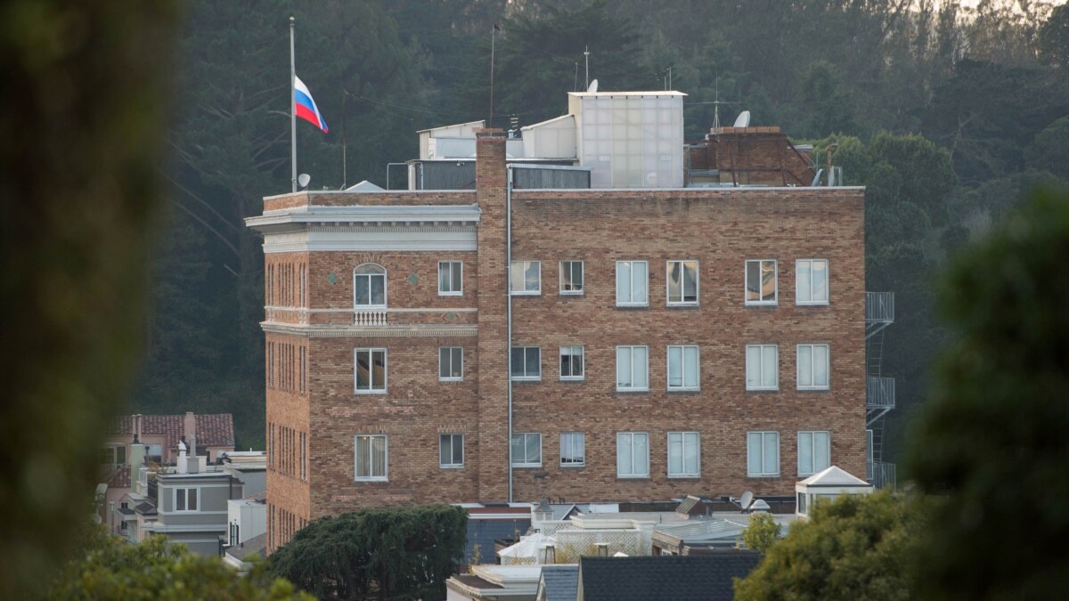 U.S. takes down mansion's flag, raises Russian dander