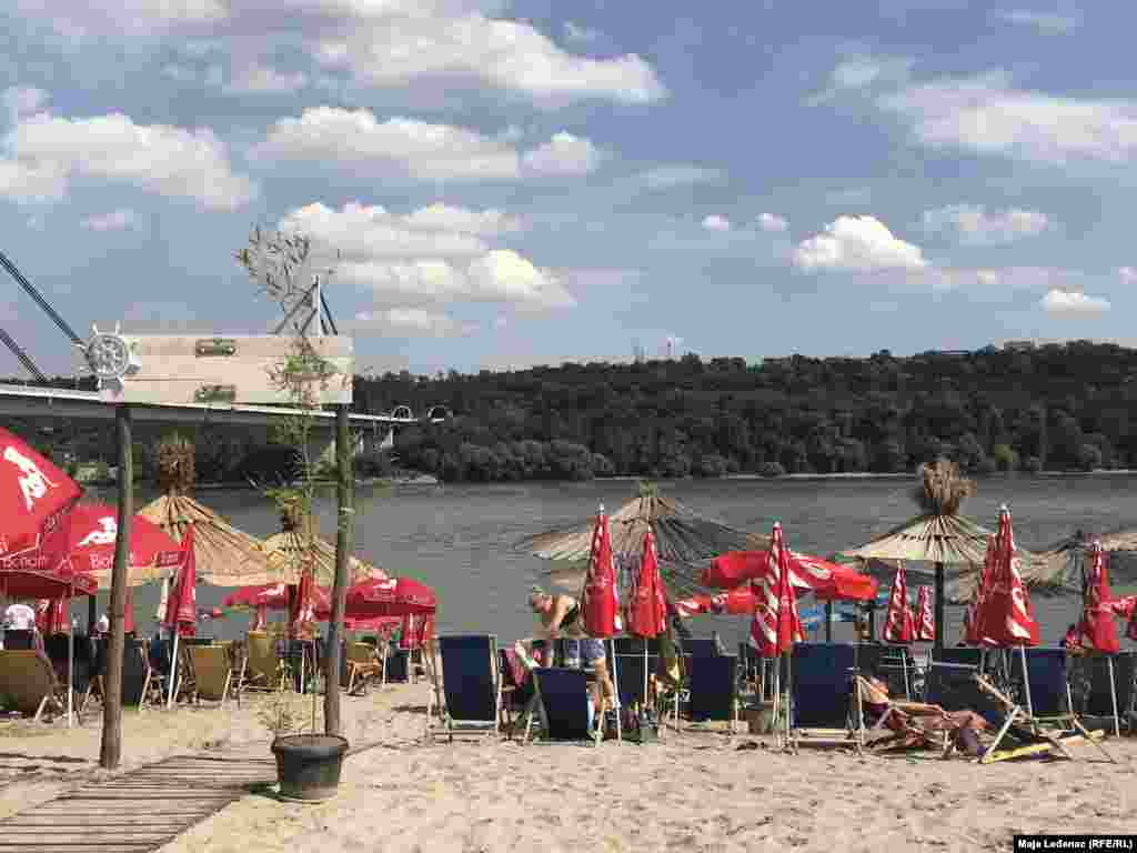 Uz EXIT kamp je poznata novosadska plaža, Štrand, na Dunavu.