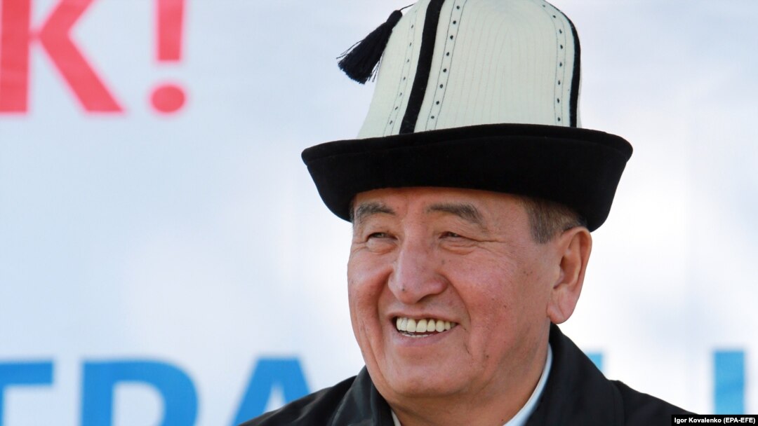 Sooronbai Jeenbekov addresses supporters during a campaign event in the village of Nyrmambet on October 8.