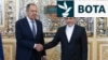 Ministri i Jashtëm i Iranit, Abbas Araqchi, së bashku me homologun e tij rus, Sergei Lavrov. Fotografi nga arkivi. 