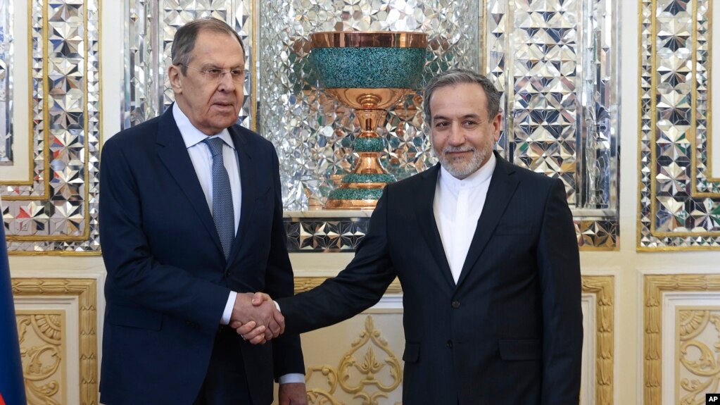 Министры иностранных дел России и Ирана Сергей Лавров и Аббас Аракчи