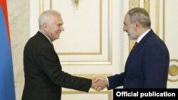 Armenia - Prime Minister Nikol Pashinian meets with Piotr Switalski in Yerevan, 21Aug2019.