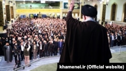 آیت الله خامنه ای در دیدار با دانشجویان و دانش آموزان،سه شنبه ۱۲آبان