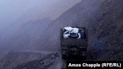 Ежегодно автомобильную дорогу открывают к лету, после работ по расчистке